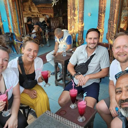 Pyramids Temple Guest House Kafret el-Gabal Екстериор снимка