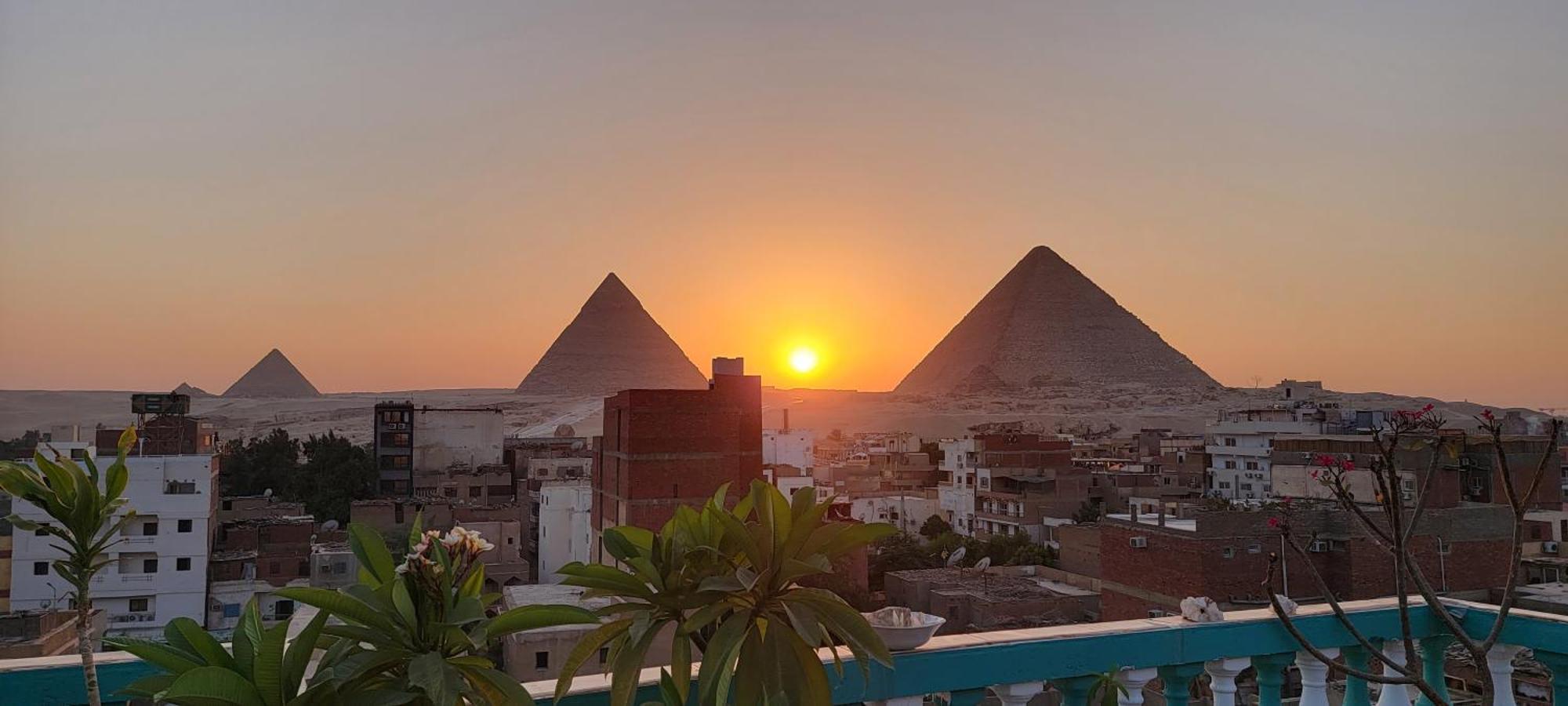 Pyramids Temple Guest House Kafret el-Gabal Екстериор снимка