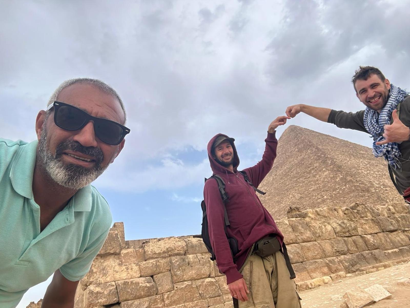 Pyramids Temple Guest House Kafret el-Gabal Екстериор снимка