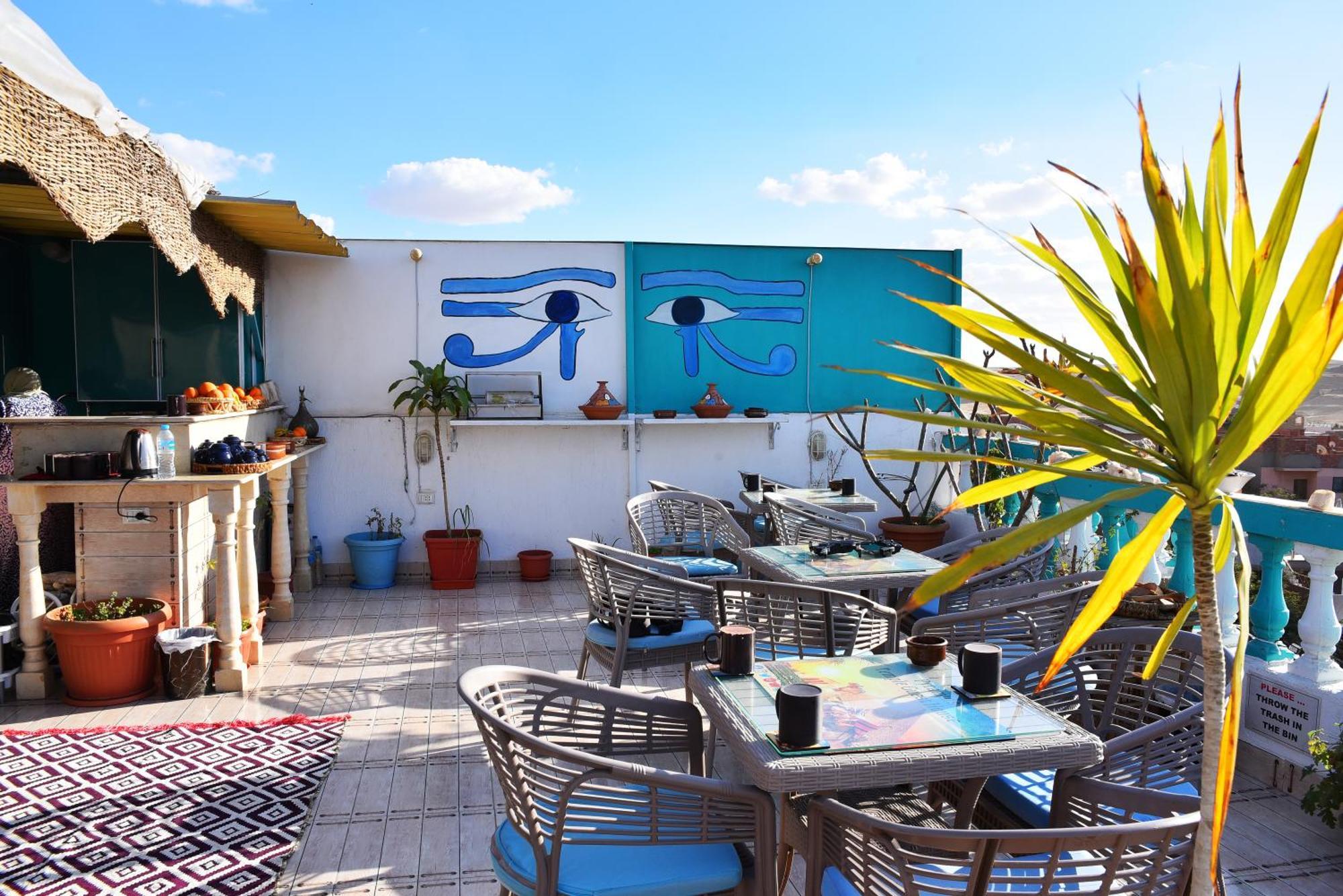 Pyramids Temple Guest House Kafret el-Gabal Екстериор снимка